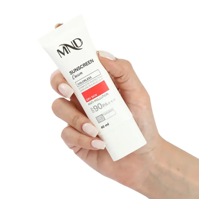 کرم ضد آفتاب با فاکتور حفاظتی 90 (SPF 90) بی رنگ ام ان دی مناسب پوست خشک